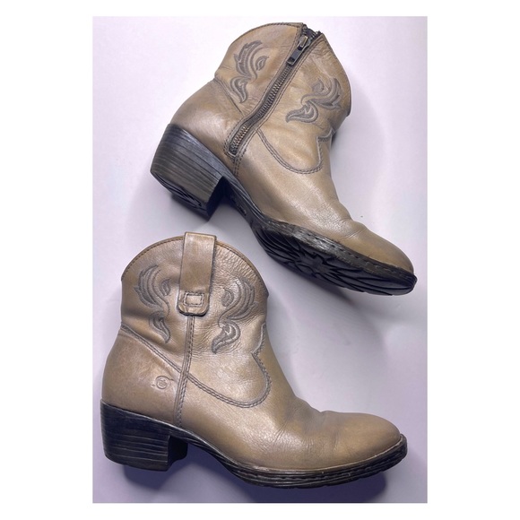 Born Grey Leather Riven Short Low Heel Western Embroidered Ankle Boot - Picture 1 of 15